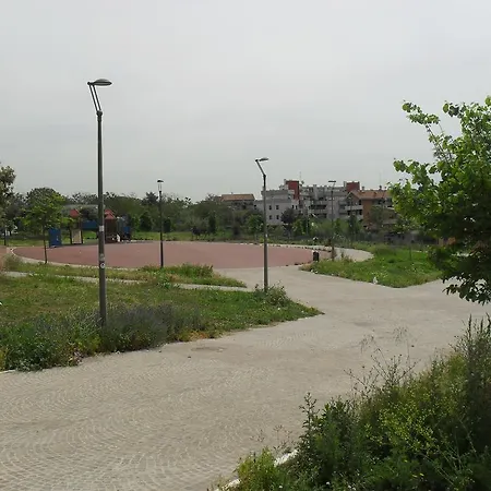 לינה וארוחת בוקר J&b 4*